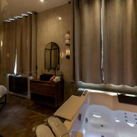 Labolla Balneo Ail Hotel Lyon